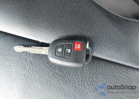 2016 Toyota Rav4 Le z USA, uszkodzony, nr VIN 2T3BFREV3GW502667